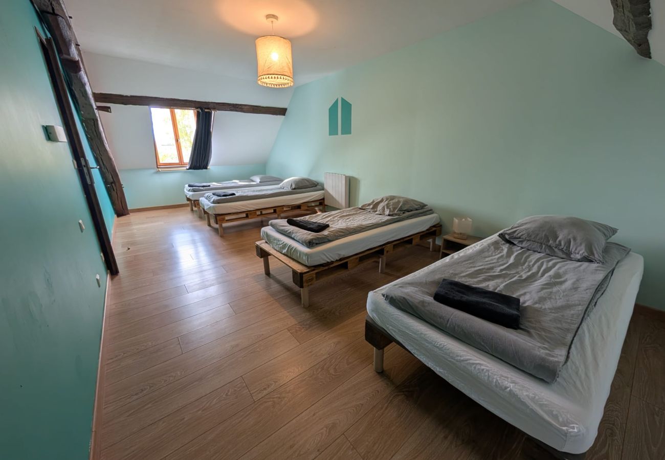 Villa à Charny Orée de Puisaye - So Villa Ricardière (89) - Piscine intérieure - Basket - 2h Paris - 30p.