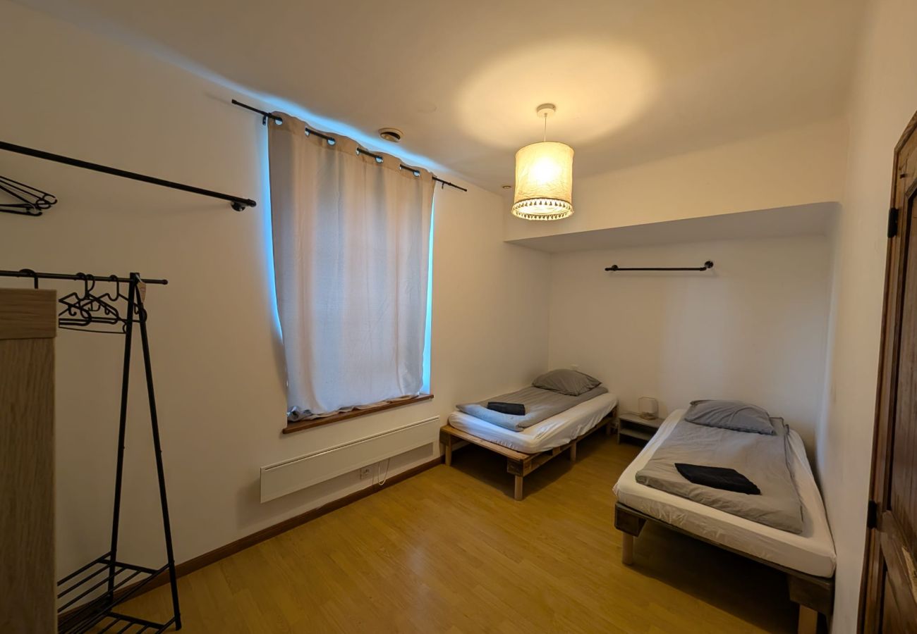 Villa à Charny Orée de Puisaye - So Villa Ricardière (89) - Piscine intérieure - Basket - 2h Paris - 30p.