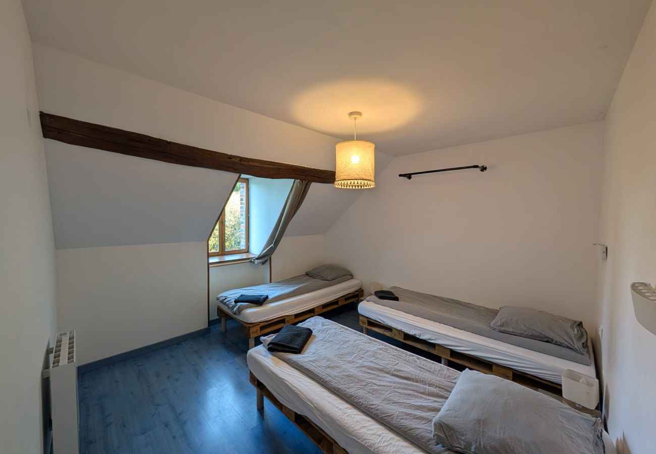 Villa à Charny Orée de Puisaye - So Villa Ricardière (89) - Piscine intérieure - Basket - 2h Paris - 30p.