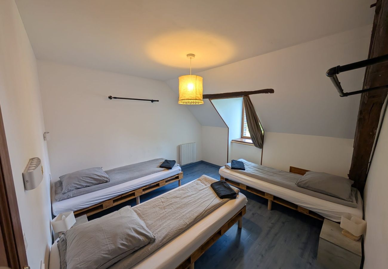 Villa à Charny Orée de Puisaye - So Villa Ricardière (89) - Piscine intérieure - Basket - 2h Paris - 30p.