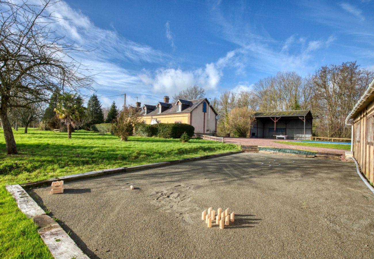 Villa à Echauffour - So Villa Poteaux (61) - Piscine chauffée - Foot - 2h Paris - 30p.