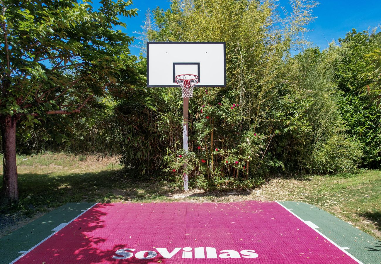 Villa à Avrée - So Villa La Coque (58) - Piscine chauffée - Basket - 2h Lyon - 30p.
