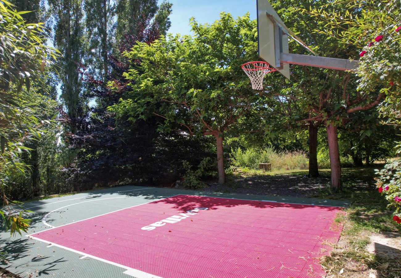 Villa à Avrée - So Villa La Coque (58) - Piscine chauffée - Basket - 2h Lyon - 30p.
