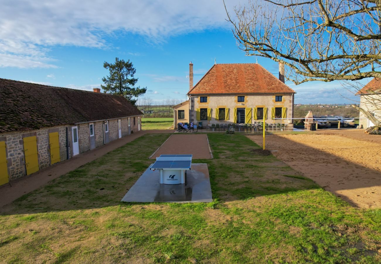 Villa à Saint-Léger-sur-Vouzance - So Villa Vouzances (03) - Piscine intérieure chauffée - Basket - 2h Lyon - 40 p.