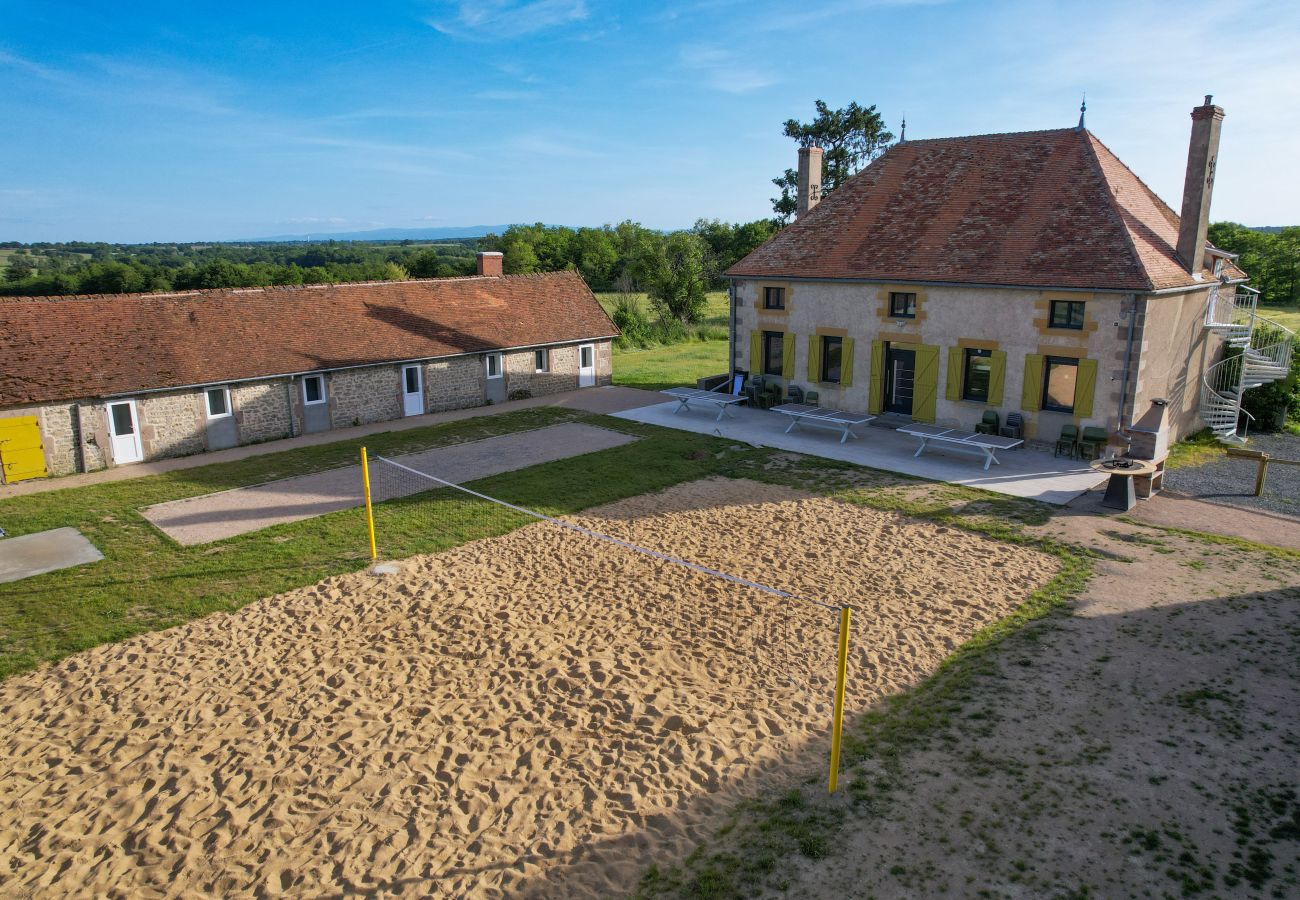 Villa à Saint-Léger-sur-Vouzance - So Villa Vouzances (03) - Piscine intérieure chauffée - Basket - 2h Lyon - 45 p.