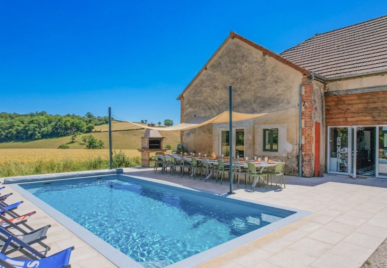 Villa à Mont - So Villas Fougères (71) - Piscine chauffée - Basket - 2h de Lyon - 30p.