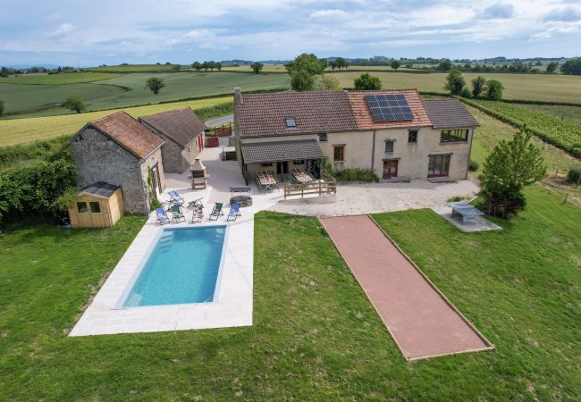 Villa à Neuvy-Grandchamp - So Villa Molise au Blanc (71) – Piscine chauffée – Sauna – 2h de Lyon – 30p.