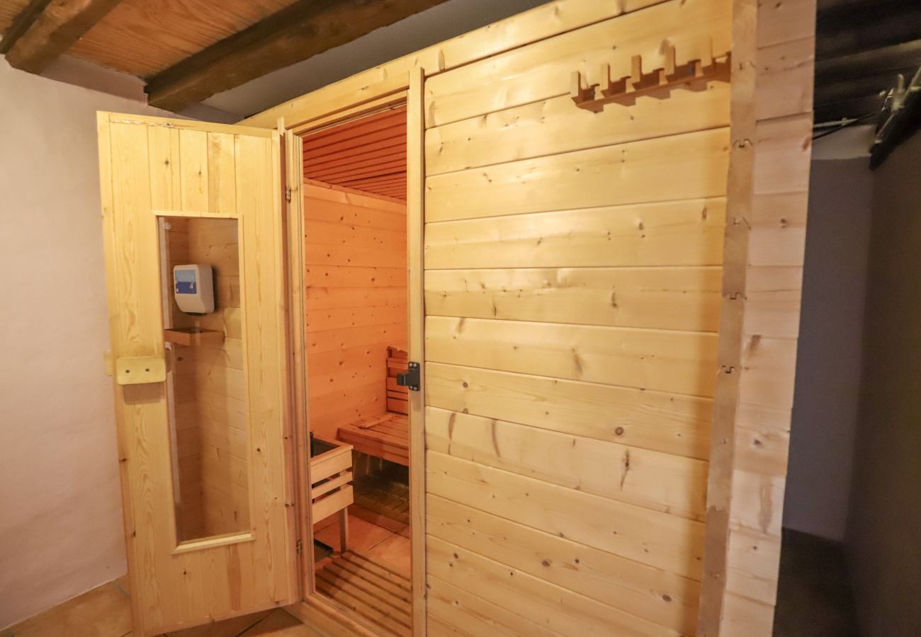 Villa à Neuvy-Grandchamp - So Villa Molise au Blanc (71) – Piscine chauffée – Sauna – 2h de Lyon – 30p.