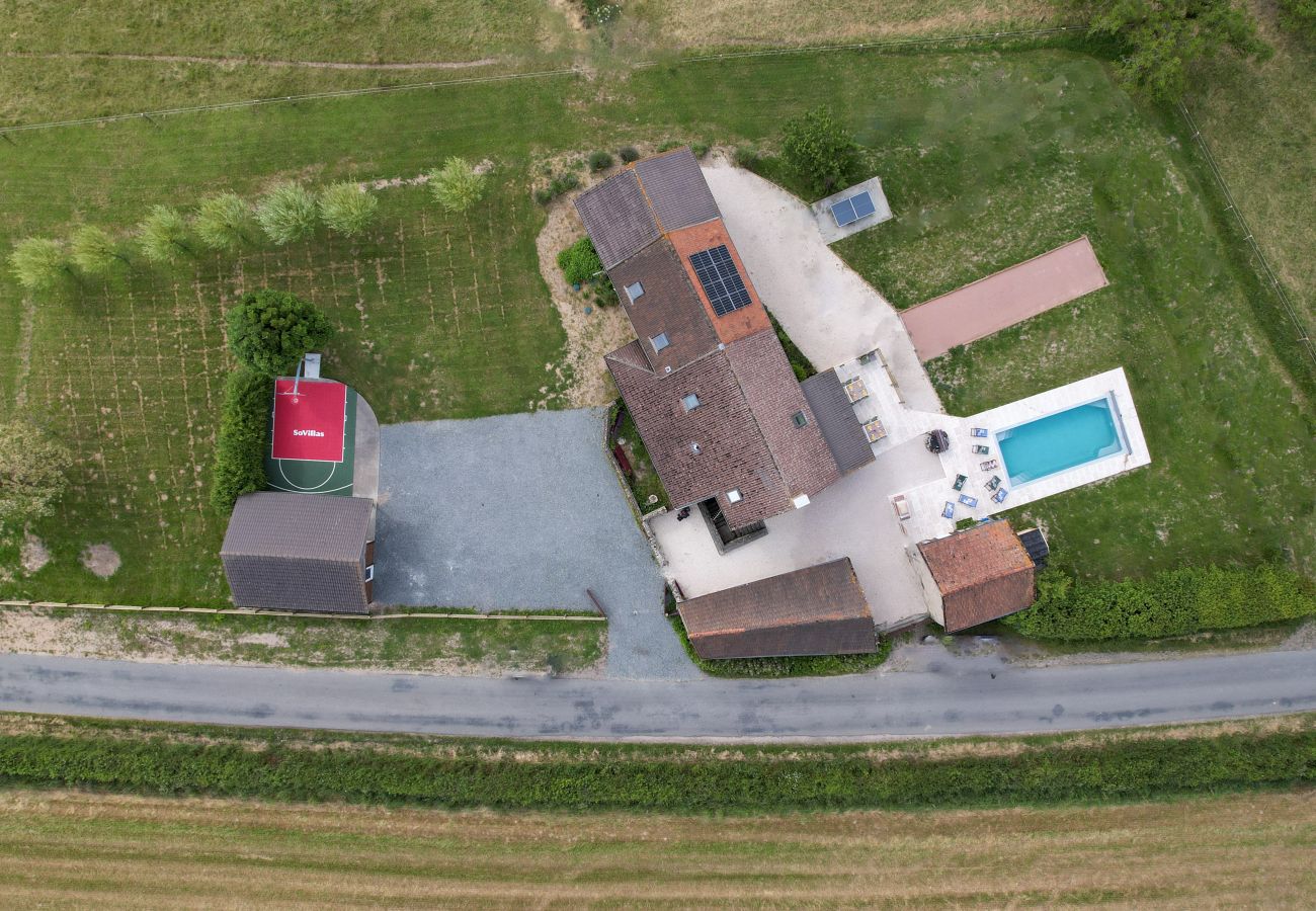 Villa à Neuvy-Grandchamp - So Villa Molise au Blanc (71) – Piscine chauffée – Sauna – 2h de Lyon – 30p.