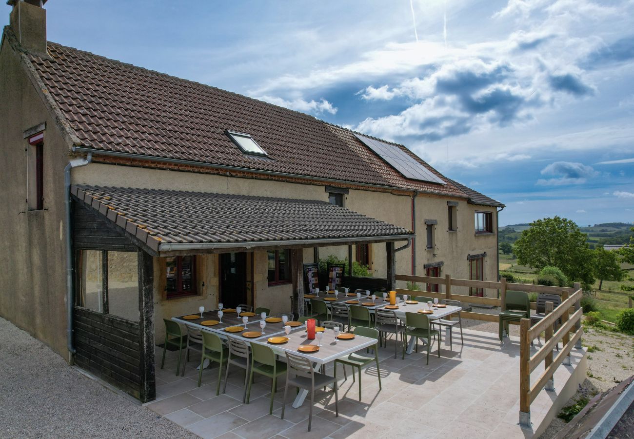 Villa à Neuvy-Grandchamp - So Villa Molise au Blanc (71) – Piscine chauffée – Sauna – 2h de Lyon – 30p.