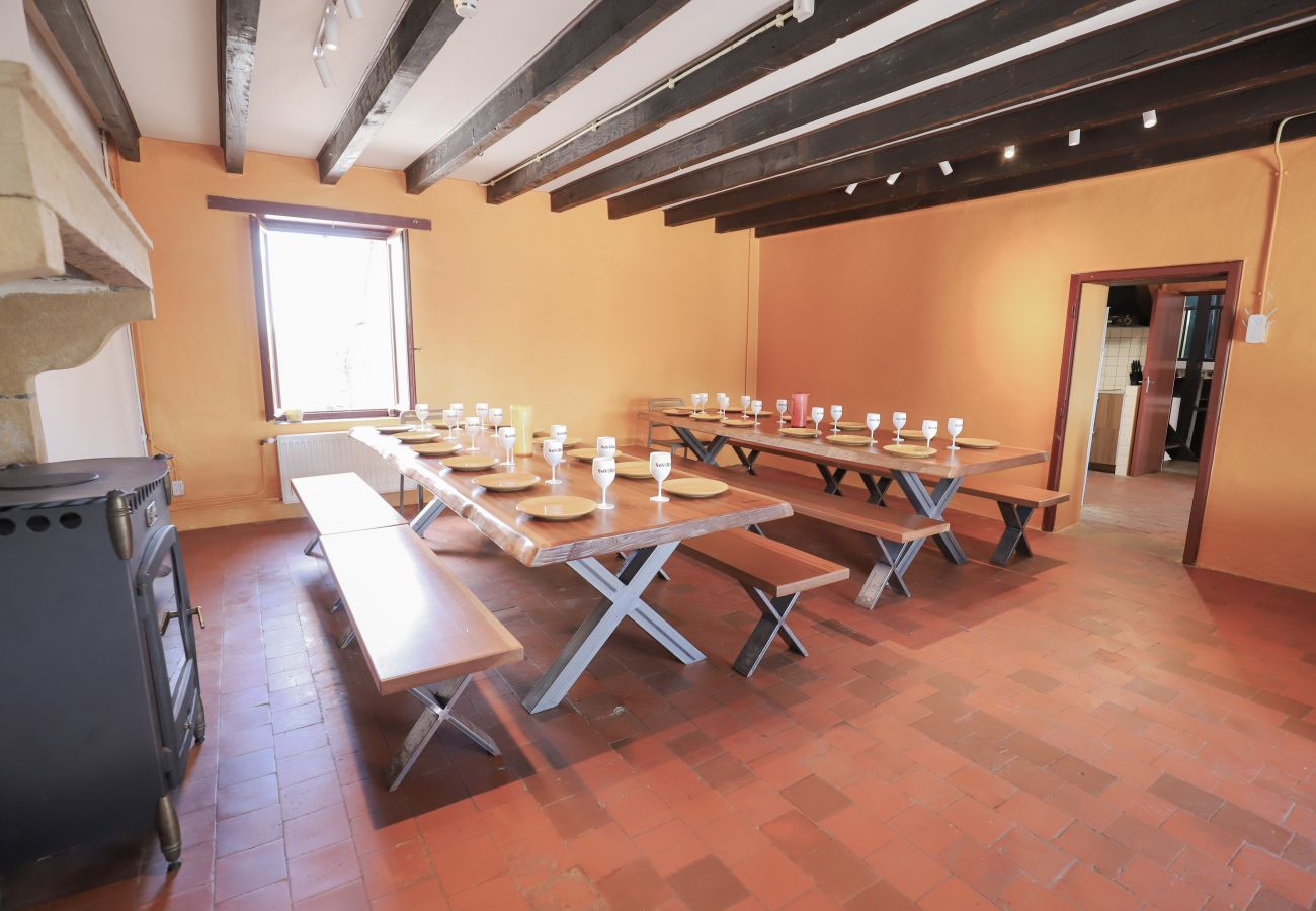 Villa à Neuvy-Grandchamp - So Villa Molise au Blanc (71) – Piscine chauffée – Sauna – 2h de Lyon – 30p.