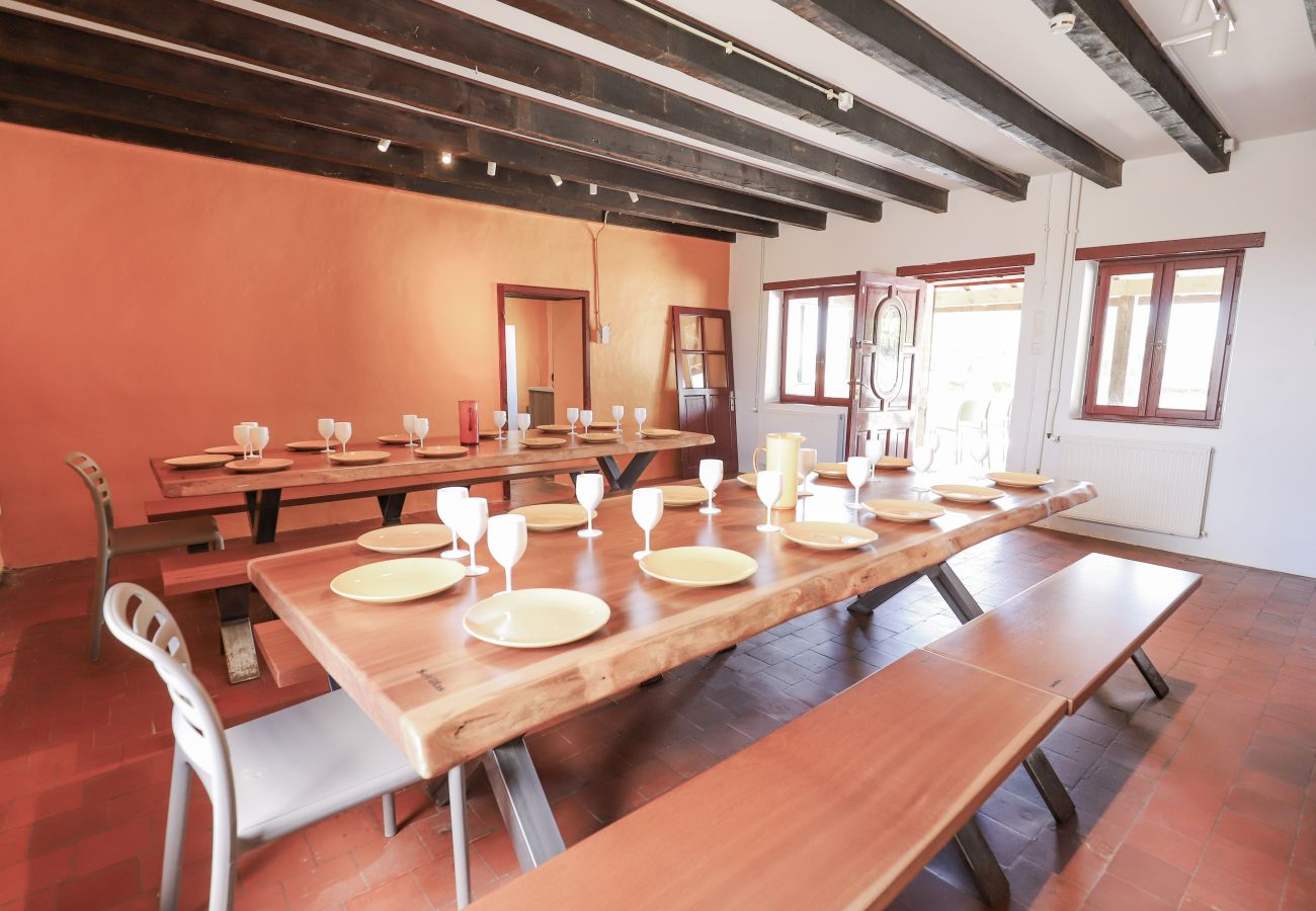 Villa à Neuvy-Grandchamp - So Villa Molise au Blanc (71) – Piscine chauffée – Sauna – 2h de Lyon – 30p.