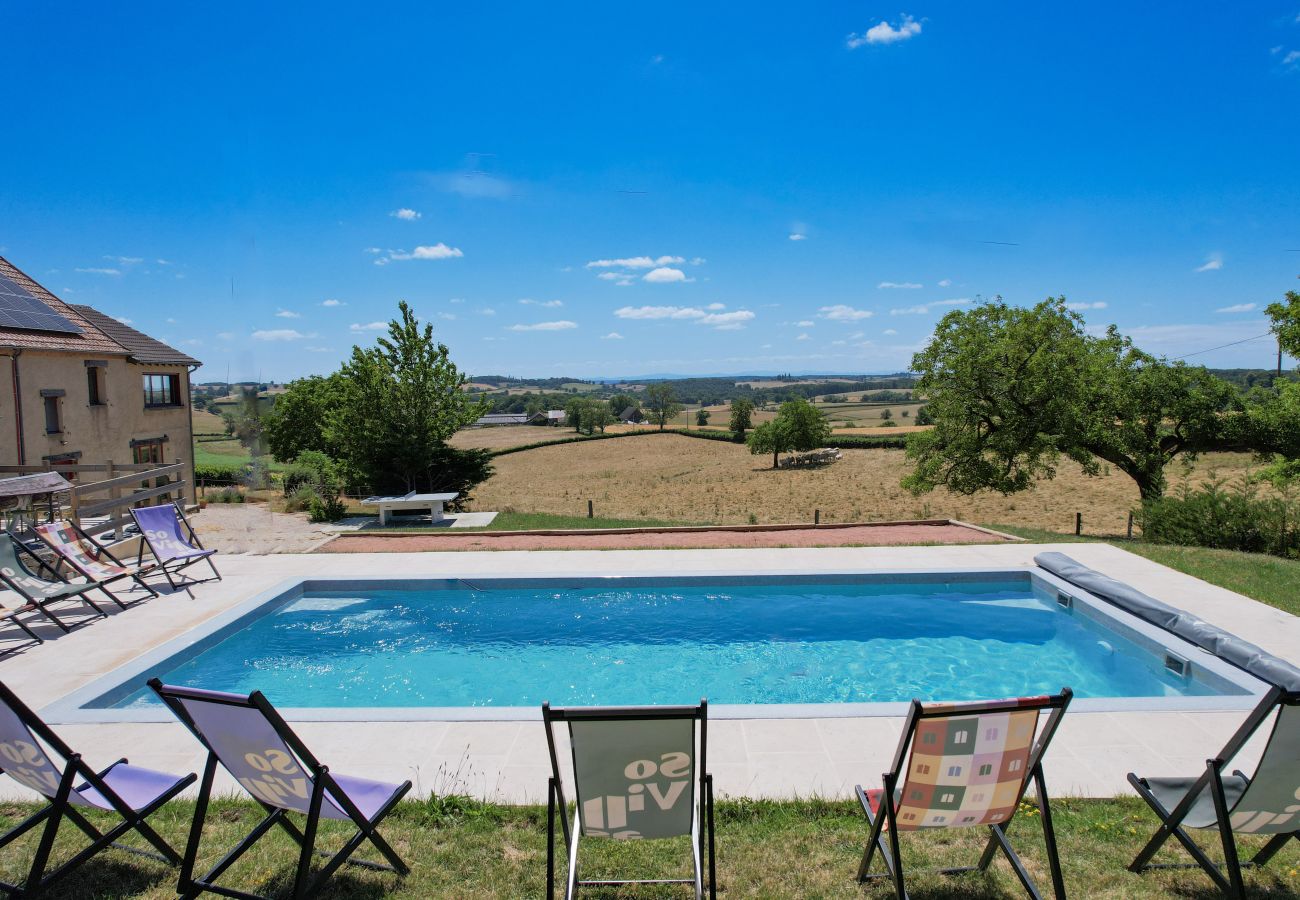 Villa à Neuvy-Grandchamp - So Villa Molise au Blanc (71) – Piscine chauffée – Sauna – 2h de Lyon – 30p.