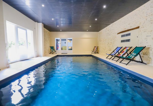 Villa à Concressault - So Villa Vaslots (18) – Piscine intérieure – Basket – 2h de Paris – 30p.