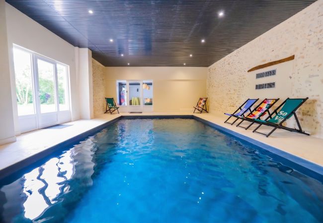 Villa à Concressault - So Villa Vaslots (18) – Piscine intérieure – Basket – 2h de Paris – 30p.