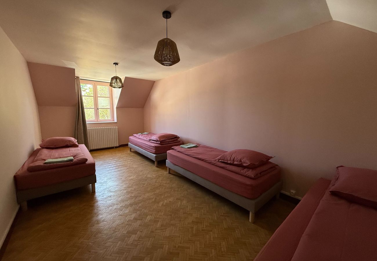 Villa à Concressault - So Villa Vaslots (18) – Piscine intérieure – Basket – 2h de Paris – 30p.