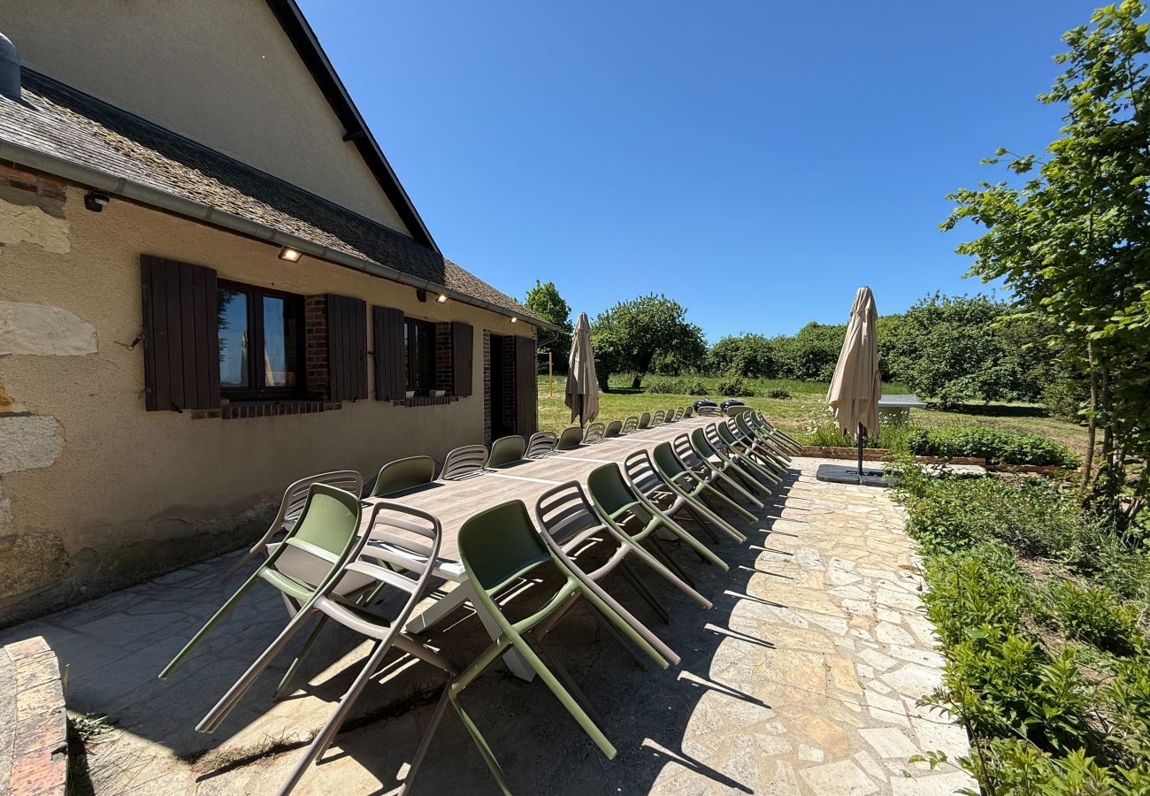 Villa à Concressault - So Villa Vaslots (18) – Piscine intérieure – Basket – 2h de Paris – 30p.