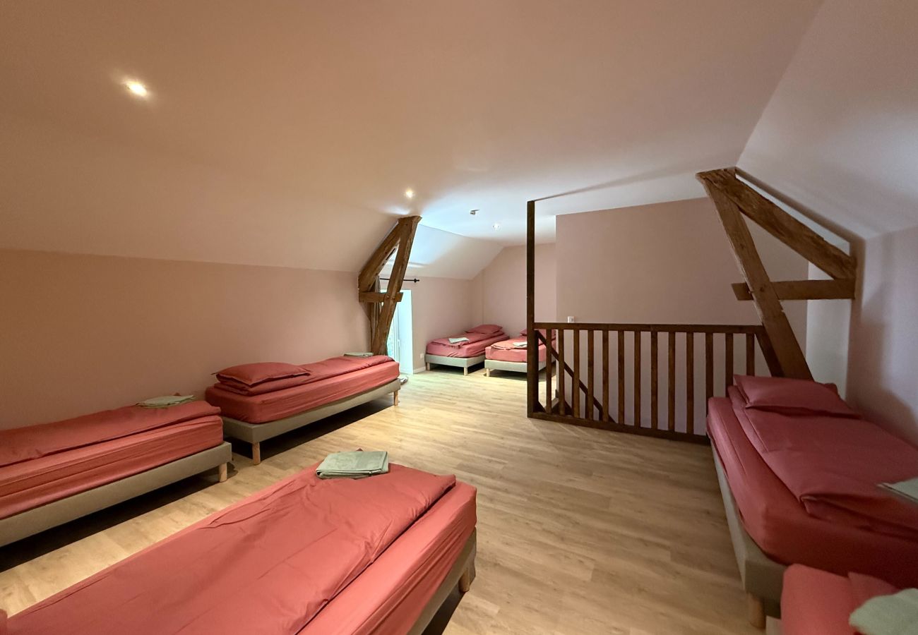 Villa à Concressault - So Villa Vaslots (18) – Piscine intérieure – Basket – 2h de Paris – 30p.