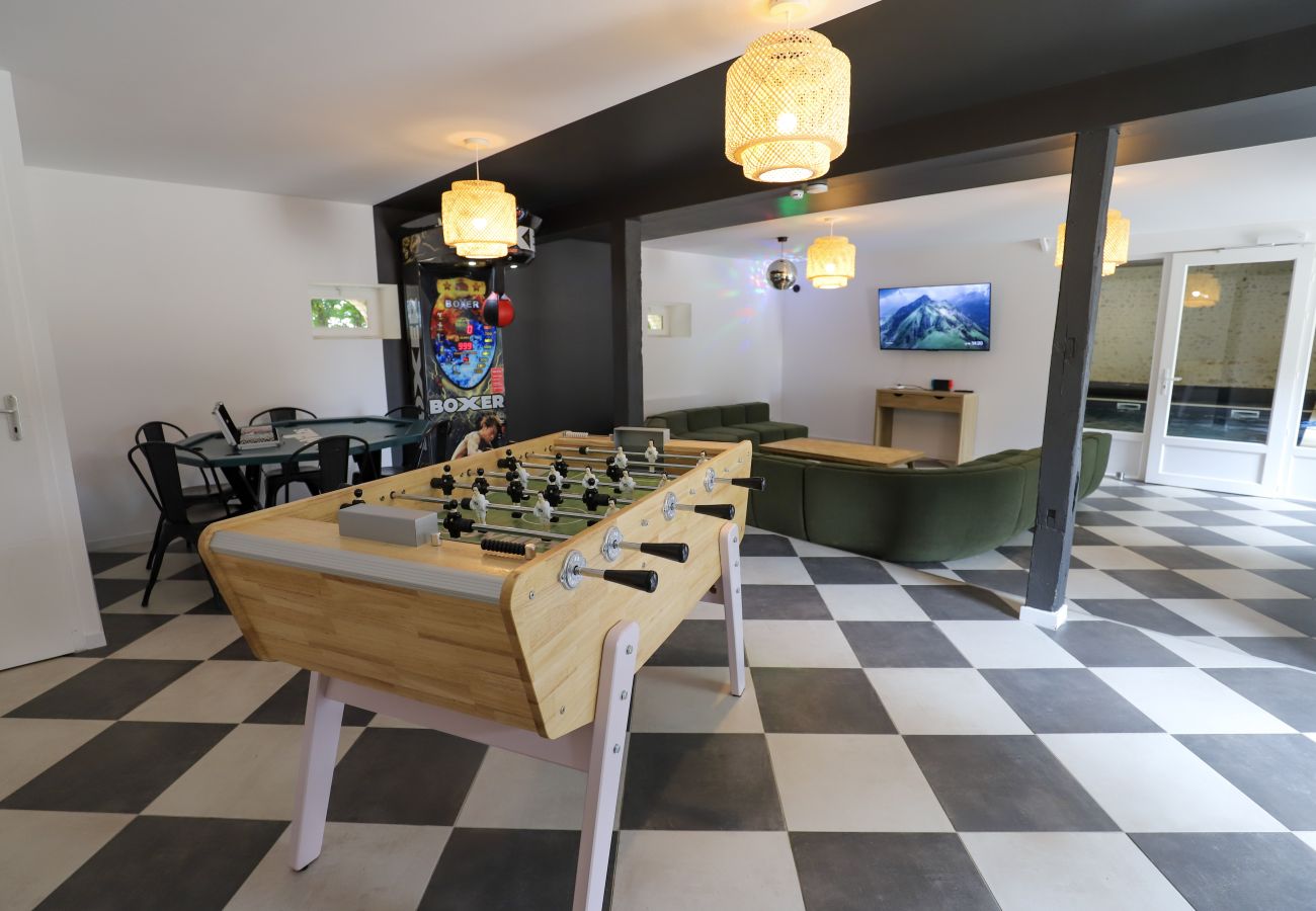 Villa à Concressault - So Villa Vaslots (18) – Piscine intérieure – Basket – 2h de Paris – 30p.