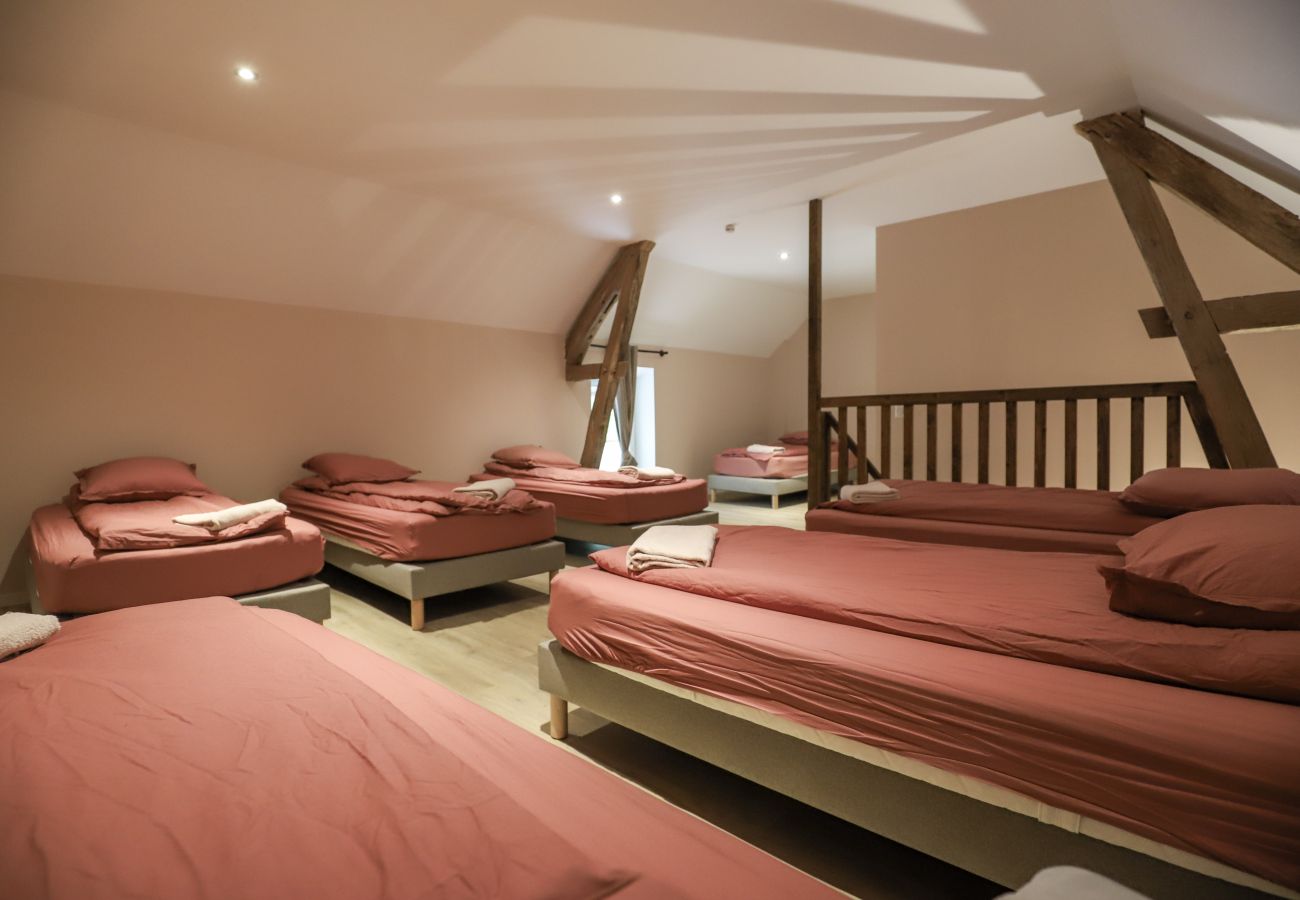 Villa à Concressault - So Villa Vaslots (18) – Piscine intérieure – Basket – 2h de Paris – 30p.