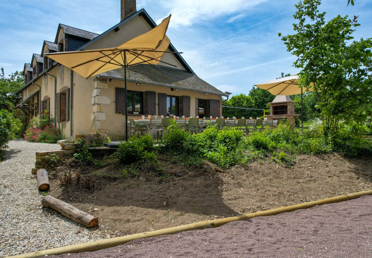 Villa à Concressault - So Villa Vaslots (18) – Piscine intérieure – Basket – 2h de Paris – 30p.
