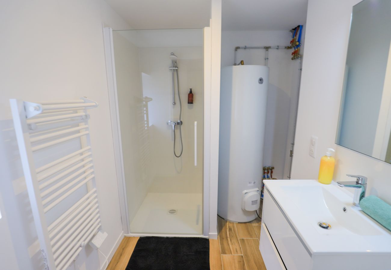Villa à Concressault - So Villa Vaslots (18) – Piscine intérieure – Basket – 2h de Paris – 30p.