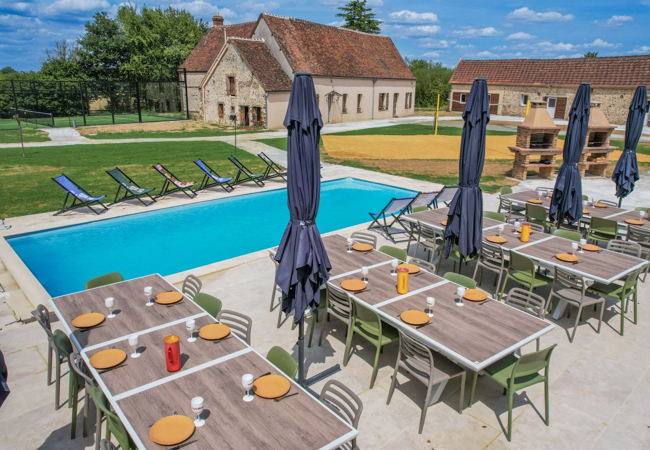 Villa à Saint-Eliph - So Villa Bois Lecomte (28) - Piscine intérieure et extérieure - Padel - 2h de Paris - 60p.
