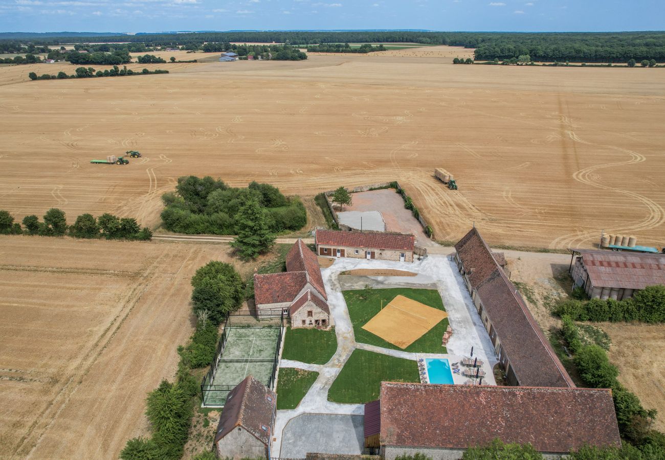 Villa à Saint-Eliph - So Villa Bois Lecomte (28) - Piscine intérieure et extérieure - Padel - 2h de Paris - 60p.