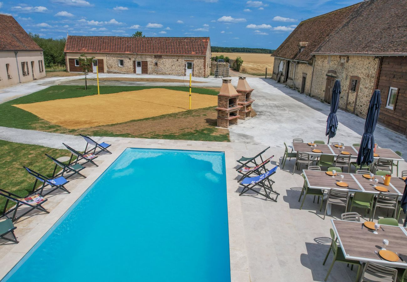 Villa à Saint-Eliph - So Villa Bois Lecomte (28) - Piscine intérieure et extérieure - Padel - 2h de Paris - 60p.
