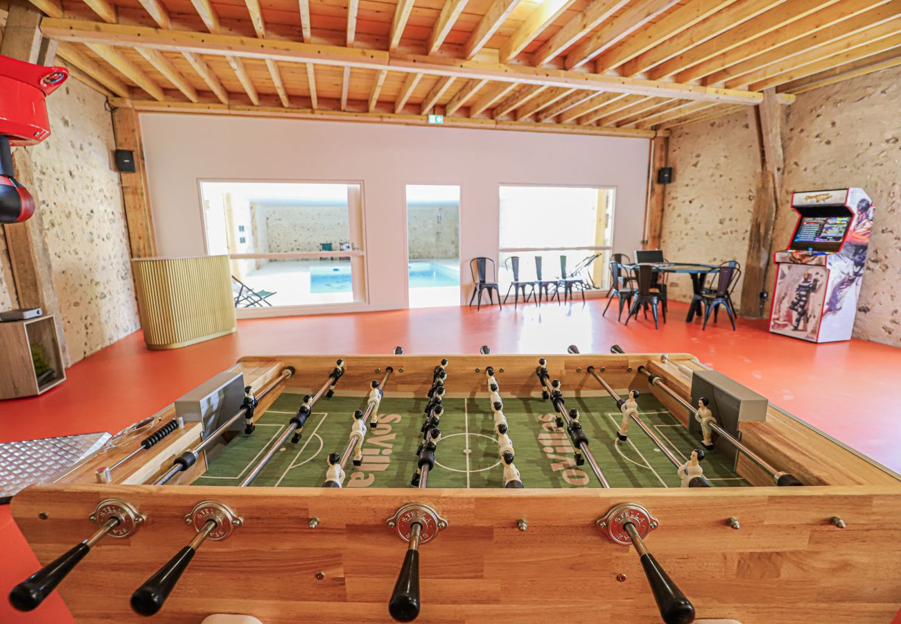 Villa à Saint-Eliph - So Villa Bois Lecomte (28) - Piscine intérieure et extérieure - Padel - 2h de Paris - 60p.