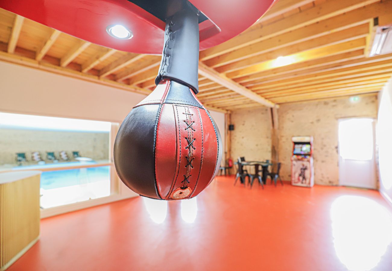 Villa à Saint-Eliph - So Villa Bois Lecomte (28) - Piscine intérieure et extérieure - Padel - 2h de Paris - 60p.