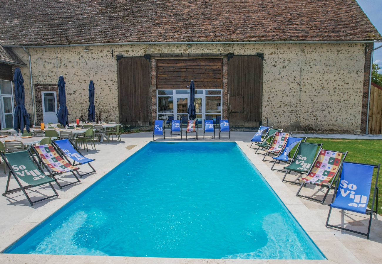 Villa à Saint-Eliph - So Villa Bois Lecomte (28) - Piscine intérieure et extérieure - Padel - 2h de Paris - 60p.