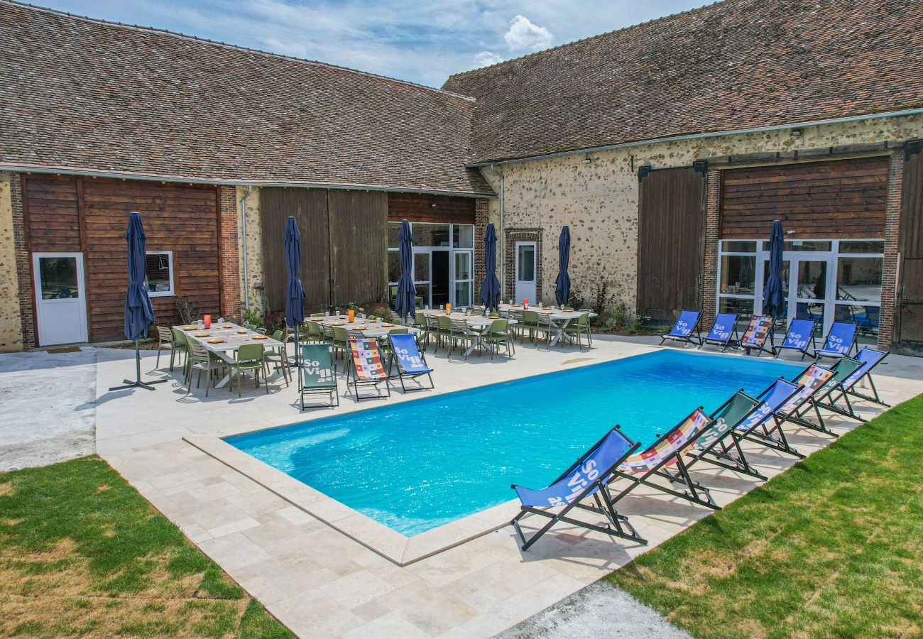 Villa à Saint-Eliph - So Villa Bois Lecomte (28) - Piscine intérieure et extérieure - Padel - 2h de Paris - 60p.