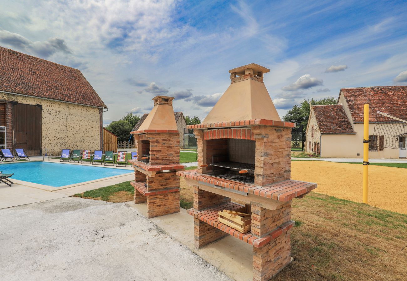 Villa à Saint-Eliph - So Villa Bois Lecomte (28) - Piscine intérieure et extérieure - Padel - 2h de Paris - 60p.