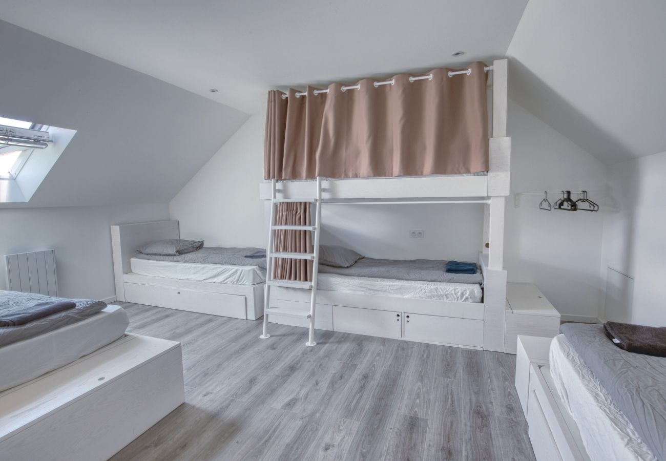 Villa à Triguères - So Villas Houx 2 (45) – Piscine chauffée – Foot – 2h de Paris – 15p.