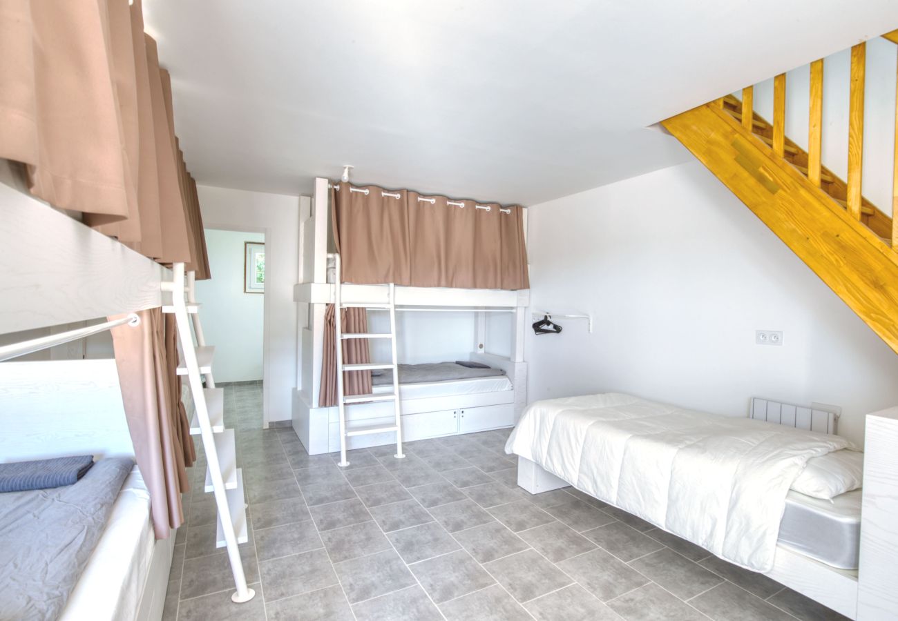 Villa à Triguères - So Villas Houx 2 (45) – Piscine chauffée – Foot – 2h de Paris – 15p.