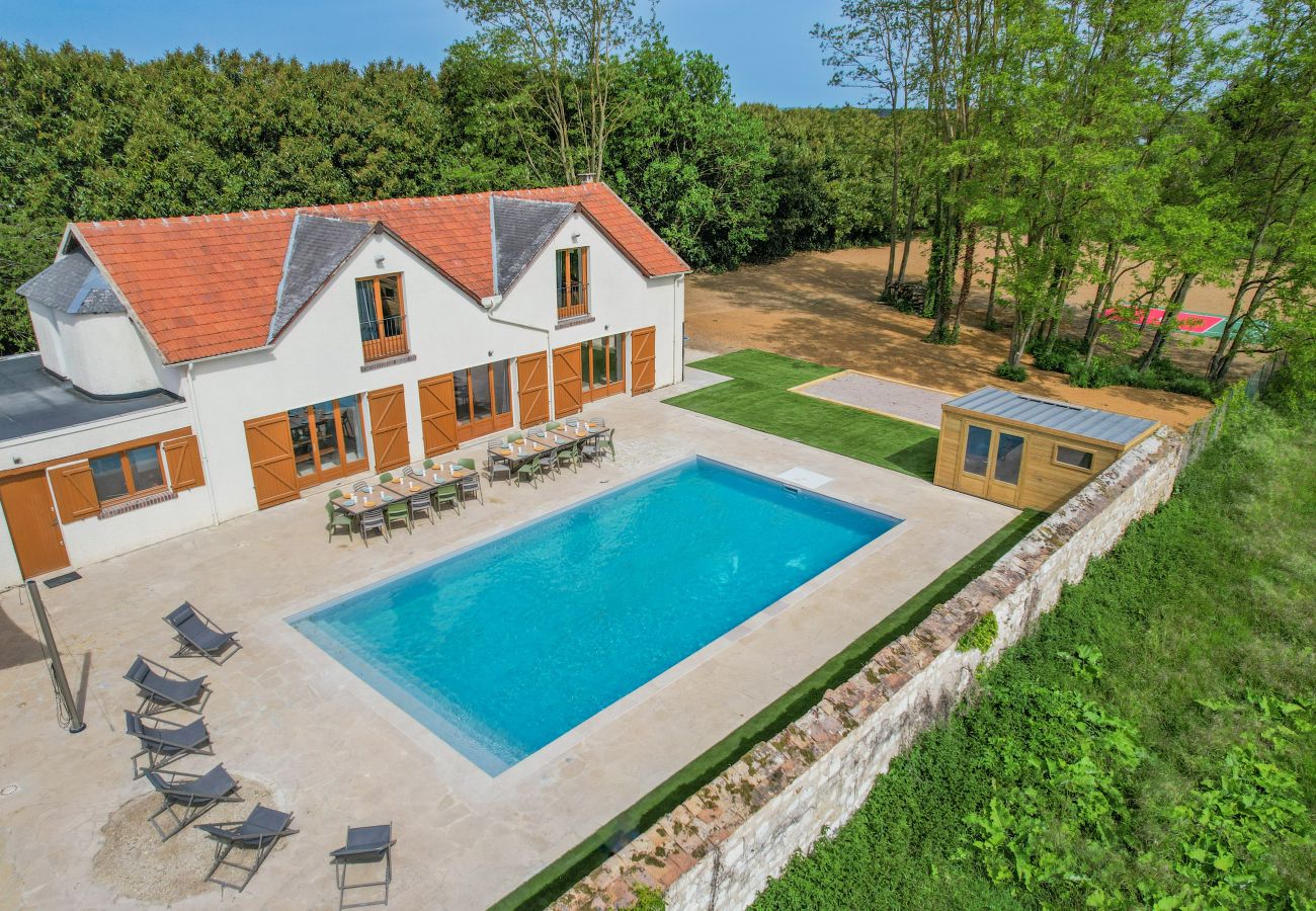 Villa à Villeblevin  - So Villas Villeblevin (89) - Piscine chauffée - Basket - 2h de Paris - 30p.
