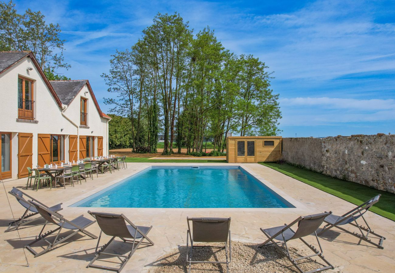 Villa à Villeblevin  - So Villas Villeblevin (89) - Piscine chauffée - Basket - 2h de Paris - 30p.