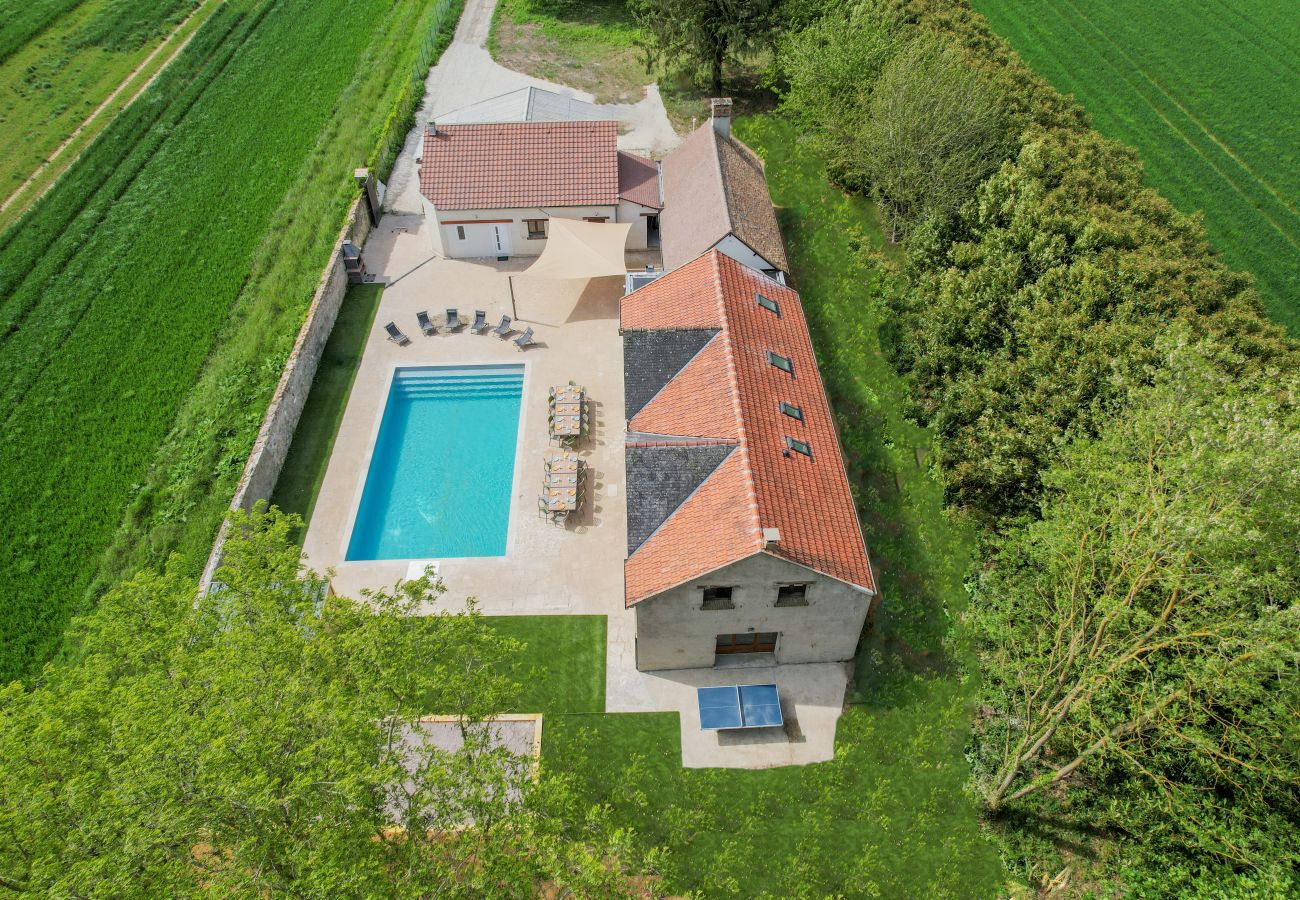 Villa à Villeblevin  - So Villas Villeblevin (89) - Piscine chauffée - Basket - 2h de Paris - 30p.