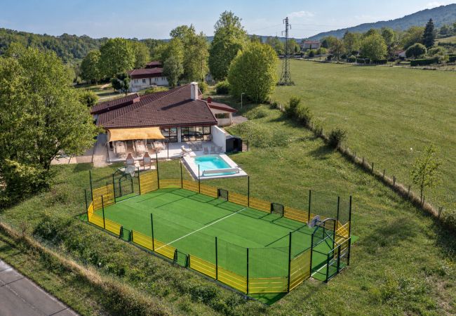 Villa à Poncin - So Villa Poncin (01) - Piscine intérieure et extérieure - Citystade - 1h de Lyon/Genève - 60p.