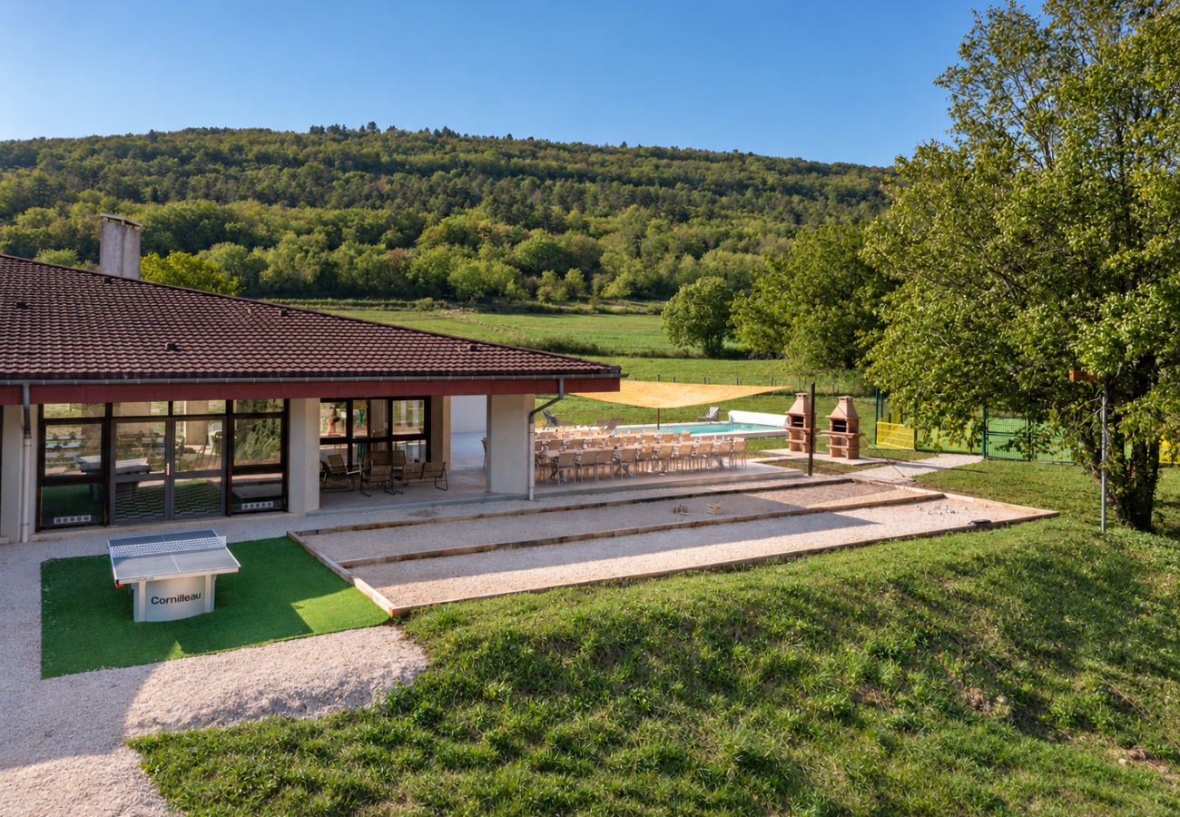 Villa à Poncin - So Villa Poncin (01) - Piscine intérieure et extérieure - Citystade - 1h de Lyon/Genève - 60p.