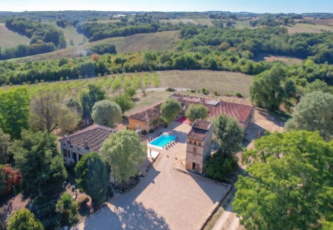 Villa à Vazerac - So Villa Vazerac (82) - Piscine chauffée - Basket - 2h de Toulouse - 30p.