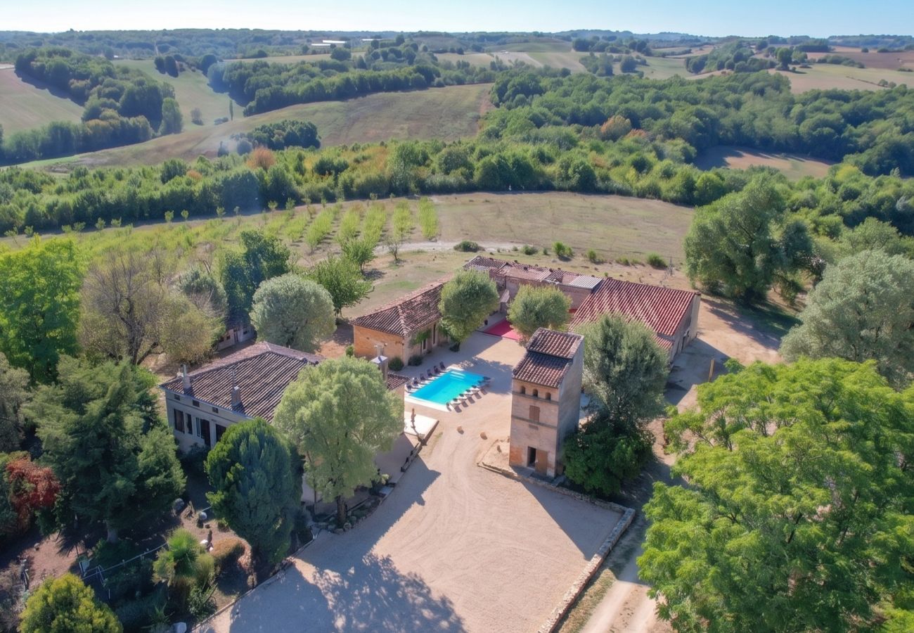 Villa à Vazerac - So Villa Vazerac (82) - Piscine chauffée - Basket - 1h de Toulouse - 30p.