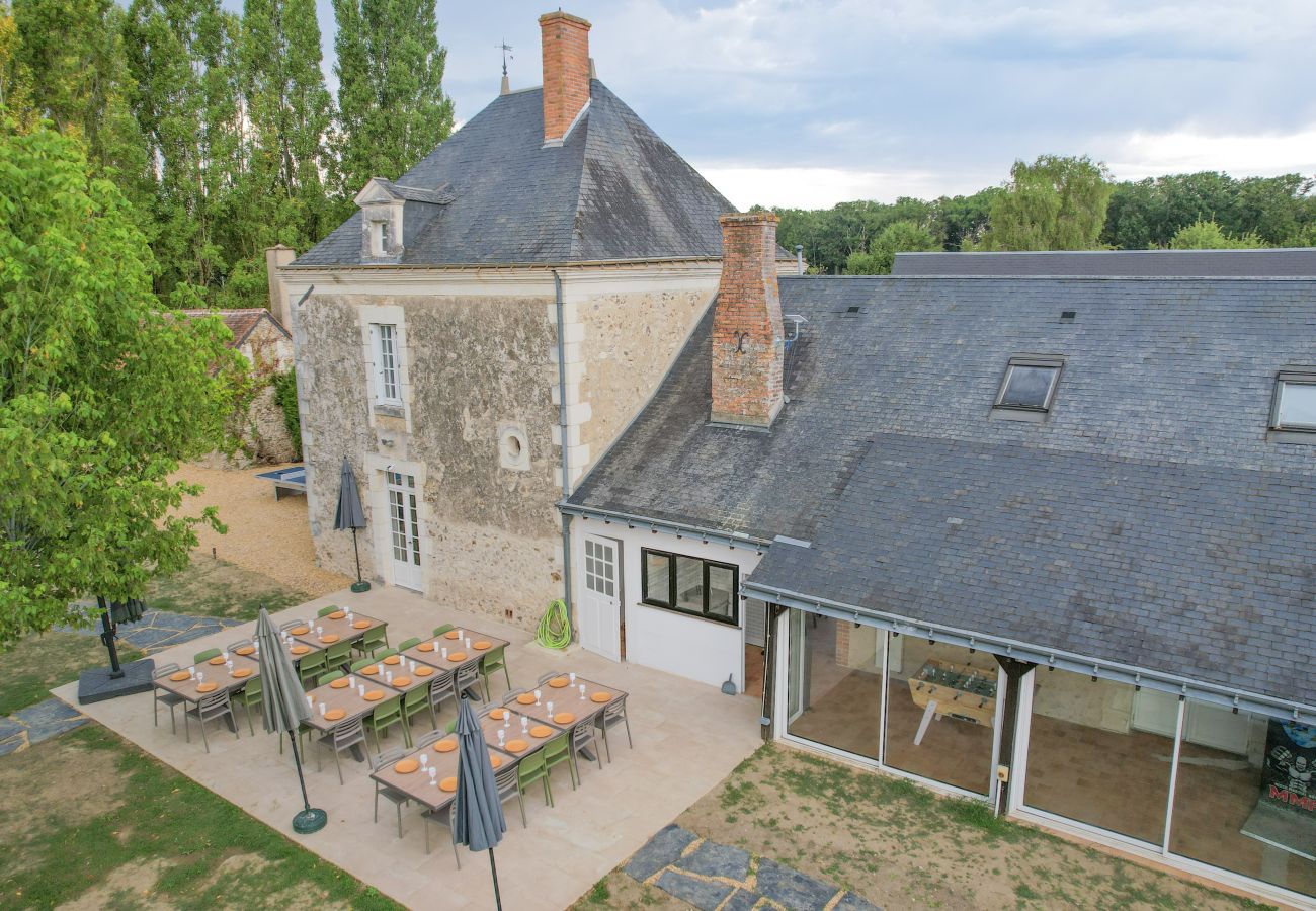 Villa à Noyant - So Villa La Messagerie (49) - Piscine chauffée - Basket - 2h de Nantes - 36p.