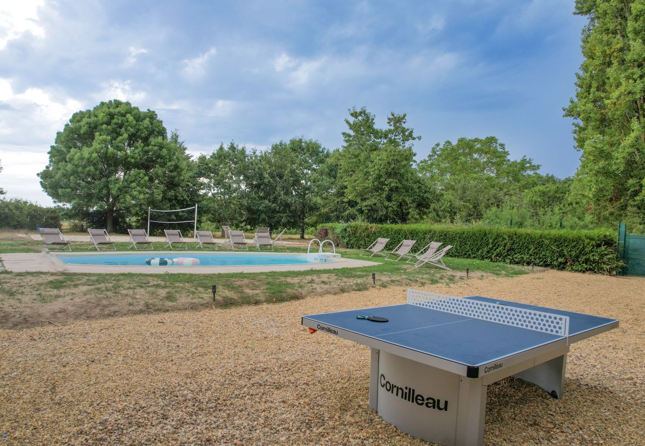 Villa à Noyant - So Villa La Messagerie (49) - Piscine chauffée - Basket - 2h de Nantes - 36p.