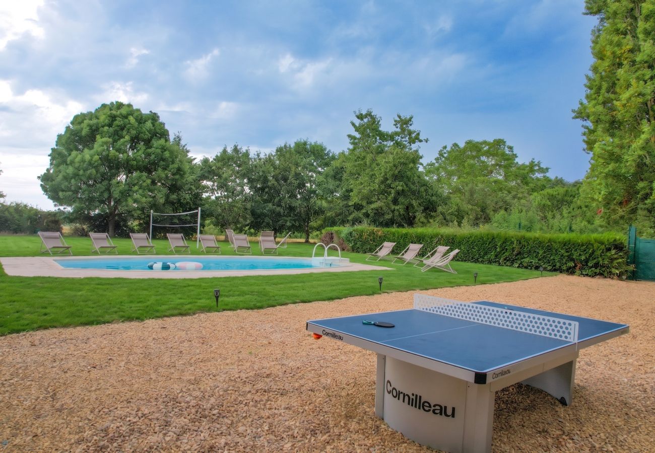 Villa à Noyant - So Villa La Messagerie (49) - Piscine chauffée - Basket - 2h de Nantes - 36p.