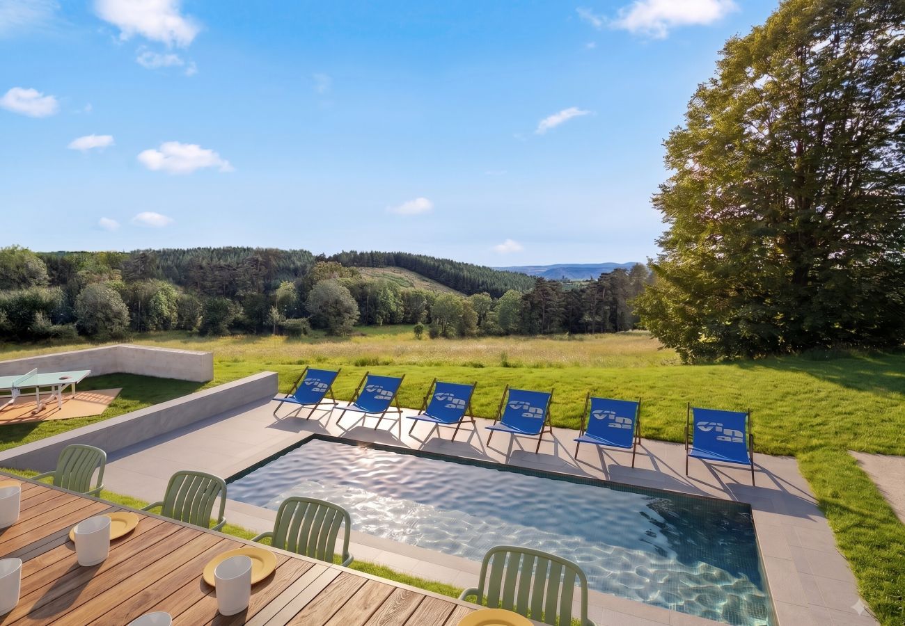 Villa à Saint-Martin-la-Sauveté - So Villa Saint-Martin (42) -  Piscine chauffée - Sauna - 2h de Lyon - 30p.